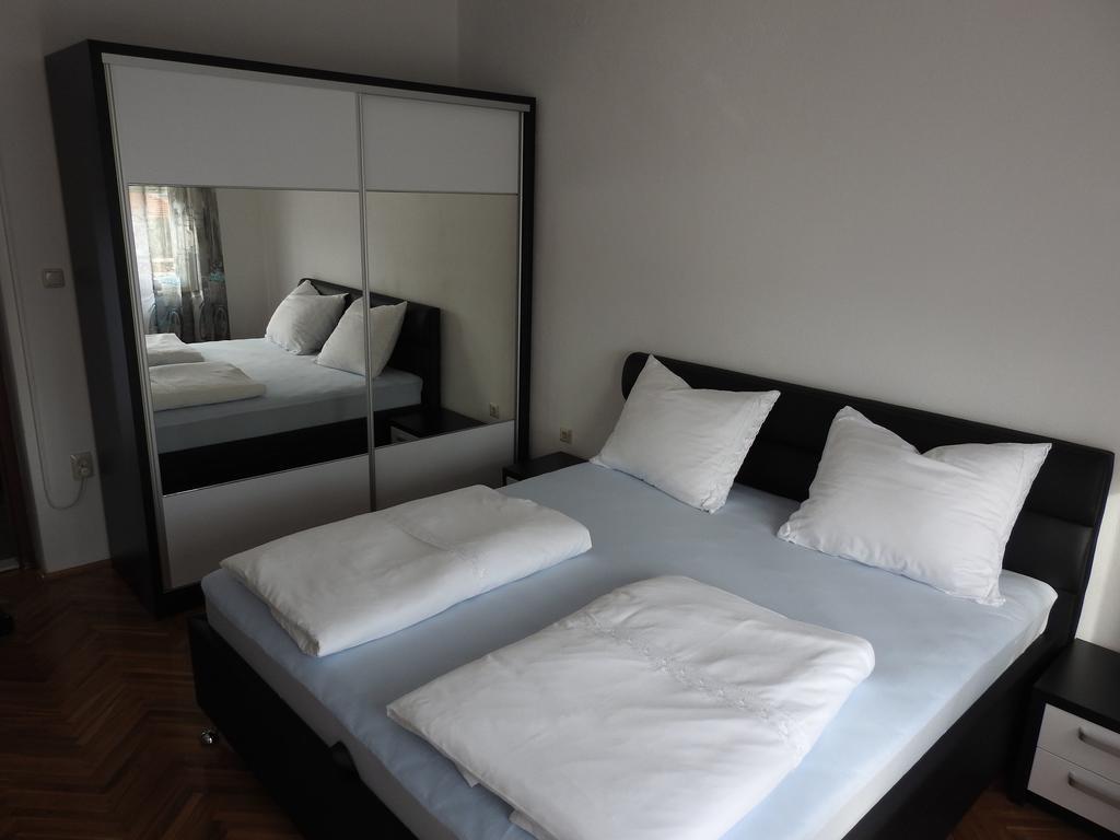 Marini Apartmani Трогір Екстер'єр фото