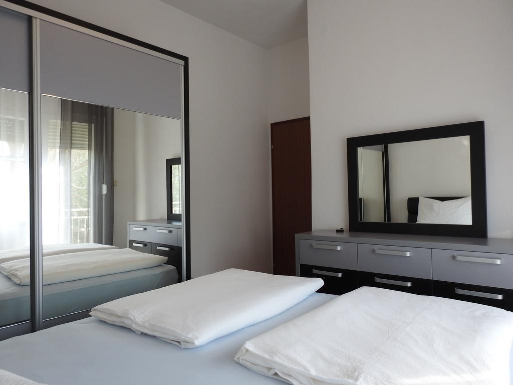 Marini Apartmani Трогір Екстер'єр фото
