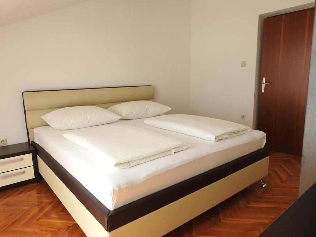 Marini Apartmani Трогір Екстер'єр фото